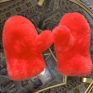 Faux fur mittens